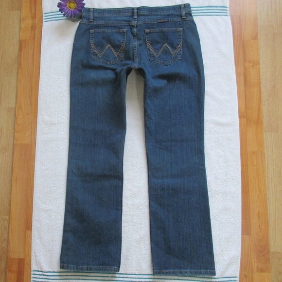 WRANGLER Jeans Mid-Rise Bootcut Denim Size 13/14 - Picture 4 of 8